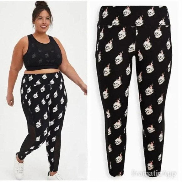 Torrid Active Leggings Athletic Pants Pockets Skull Flames Black Plus Size 2X - Picture 1 of 12